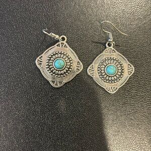 Gorgeous silver earrings